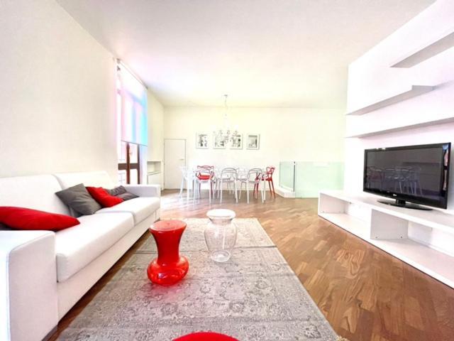 Domus Verona - Ampia Moderna Casa Su 2 Piani Nel Cuore Di Verona Kültér fotó